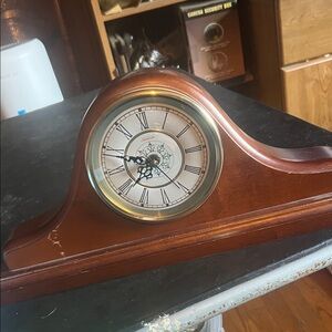 Vintage Elegant Brown Mantel Clock